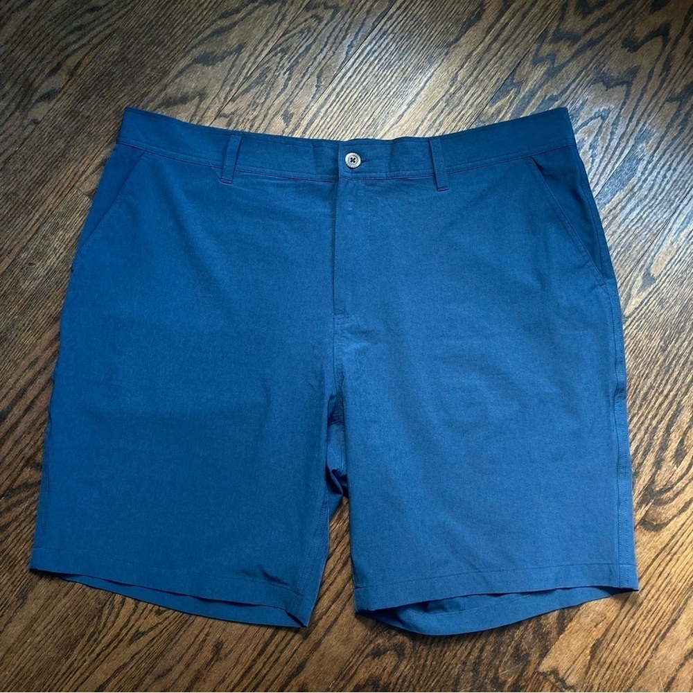 32 Degrees Blue Flat Front Shorts Stretchy Athletic Design